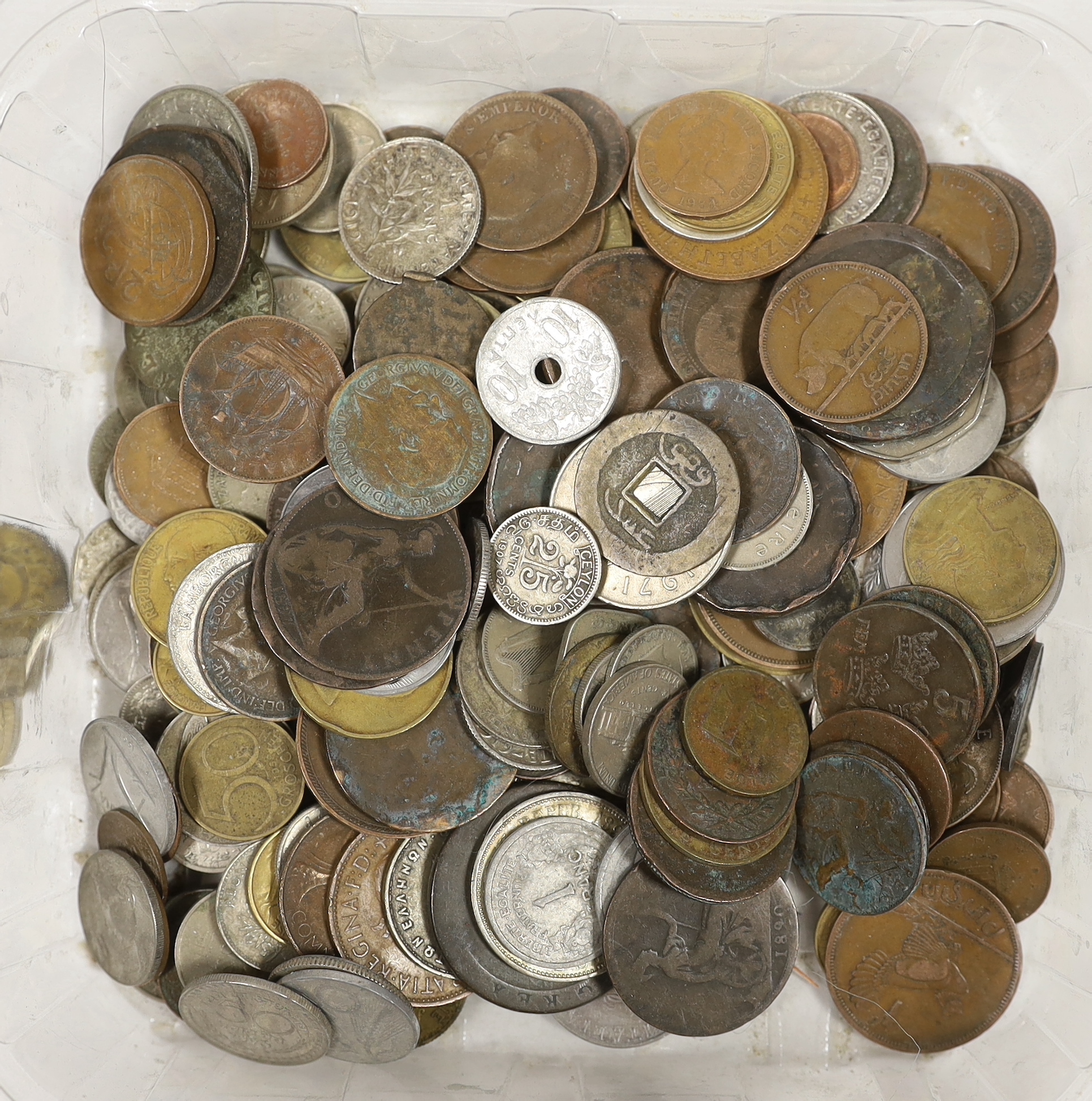 World coins to include Republic of South Africa 2 1/2 shillings 1897, two shillings 1897, one Penny 1898, India princely states one rupee, East India Company half Anna 1835, US liberty head five cents, 1909, etc.